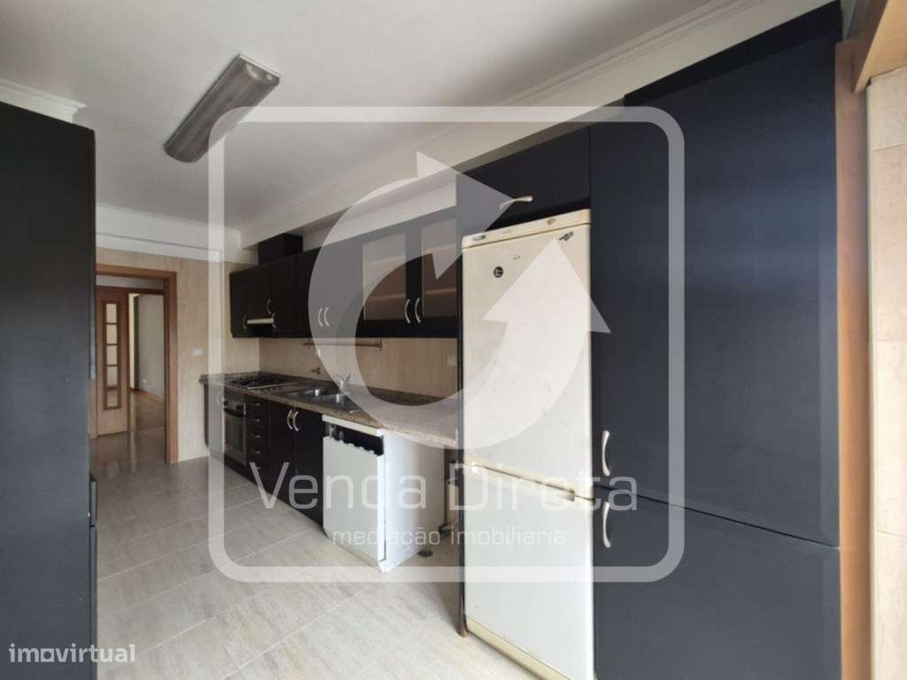 Apartamento T2 com excelentes áreas, elevador e luz natural - Feijó... - Grande imagem: 2/34