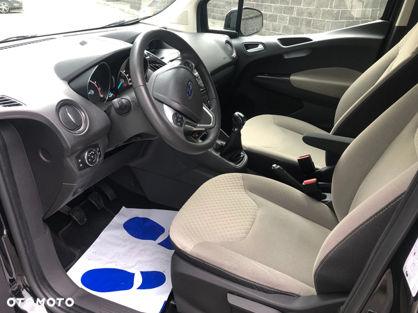 Ford Tourneo Courier 1.0 EcoBoost Titanium - 24