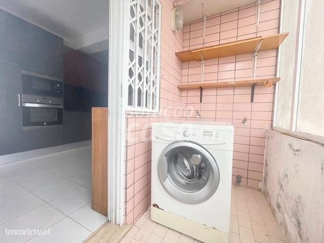 Apartamento T2 com Lugar de Garagem, localizado a 600 metros do Metro! - Grande imagem: 5/19