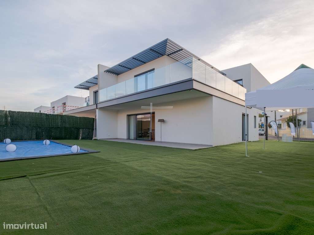 Moradia geminada T3 de arquitetura contemporânea, com garagem e pis...-0