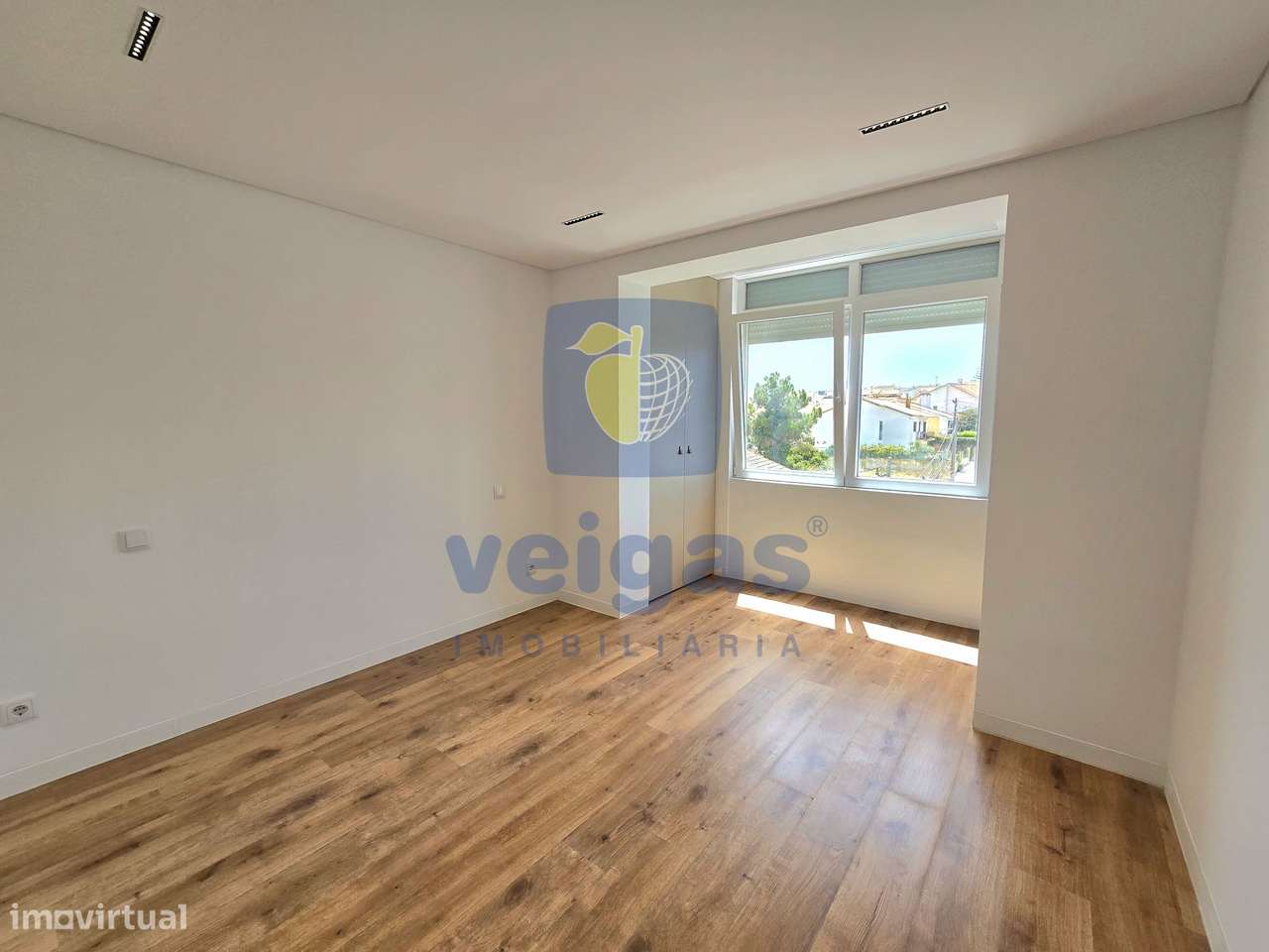 Apartamento renovado com 1 quarto em Charneca de Caparica-15