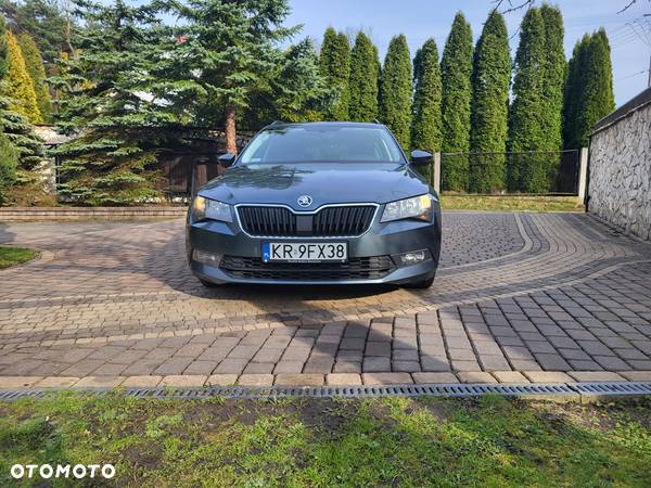 Skoda Superb 2.0 TDI Ambition - 2