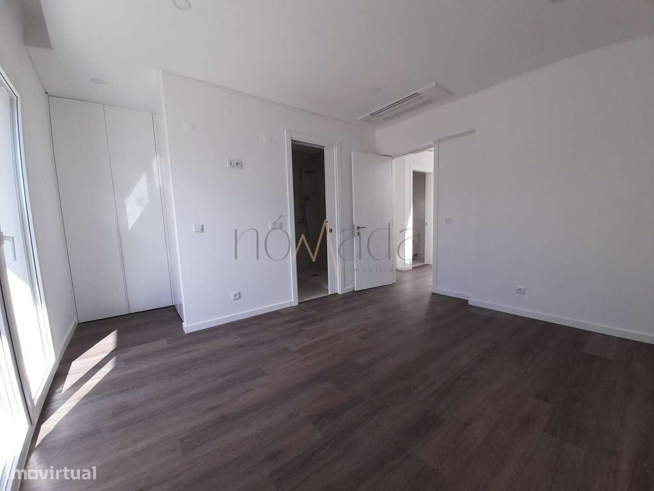 Fantástica moradia localizada no bairro de Valadares, Seixal-20