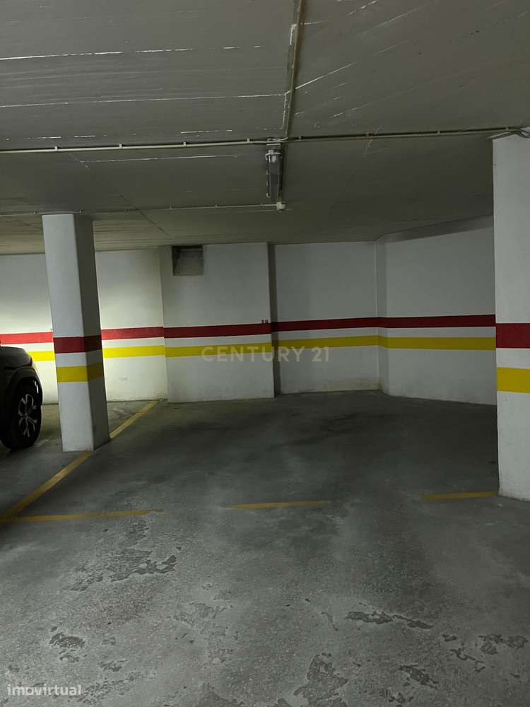 T3 153 m² com varanda | Garagem + 1 lugar de parqueamento a porta | Sa-11