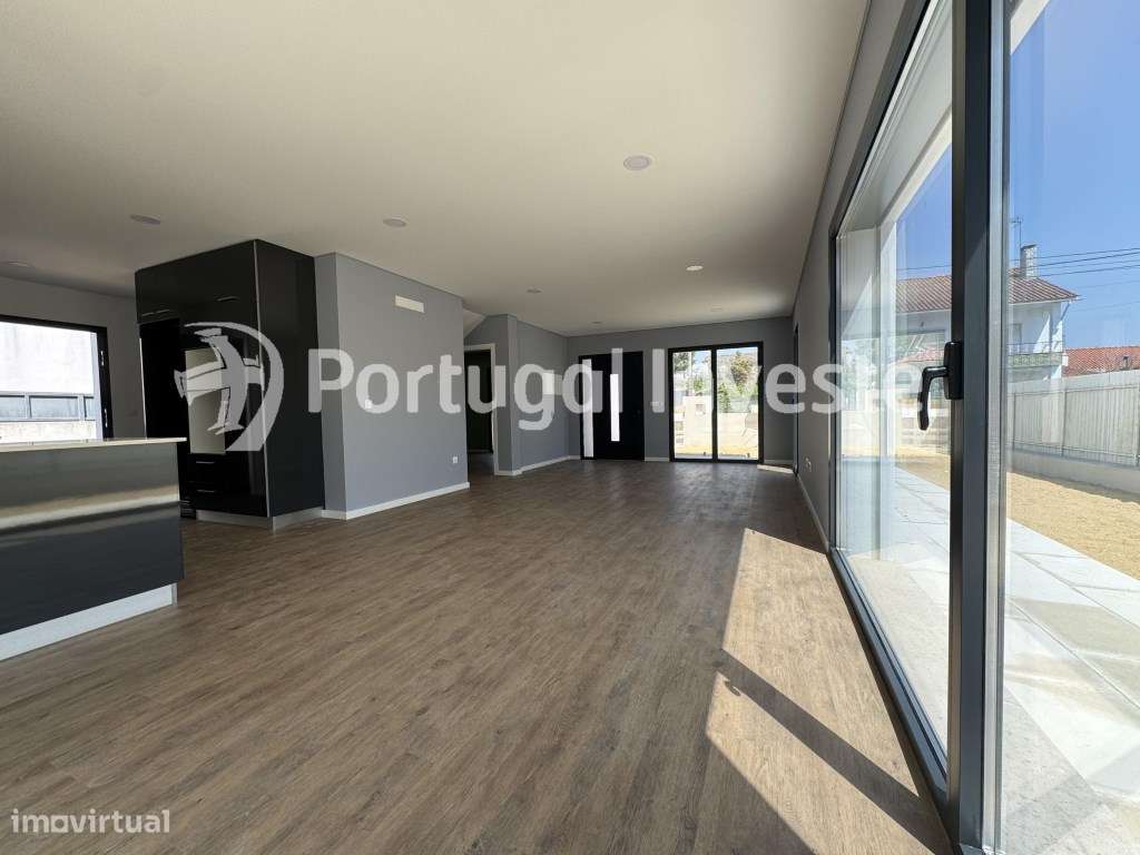 Moradia T4 isolada em fase de acabamentos com piscina na Aroeira, p... - Grande imagem: 5/54