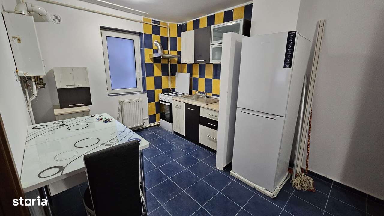 3 camere semidecomandat strada Miron Costin-7