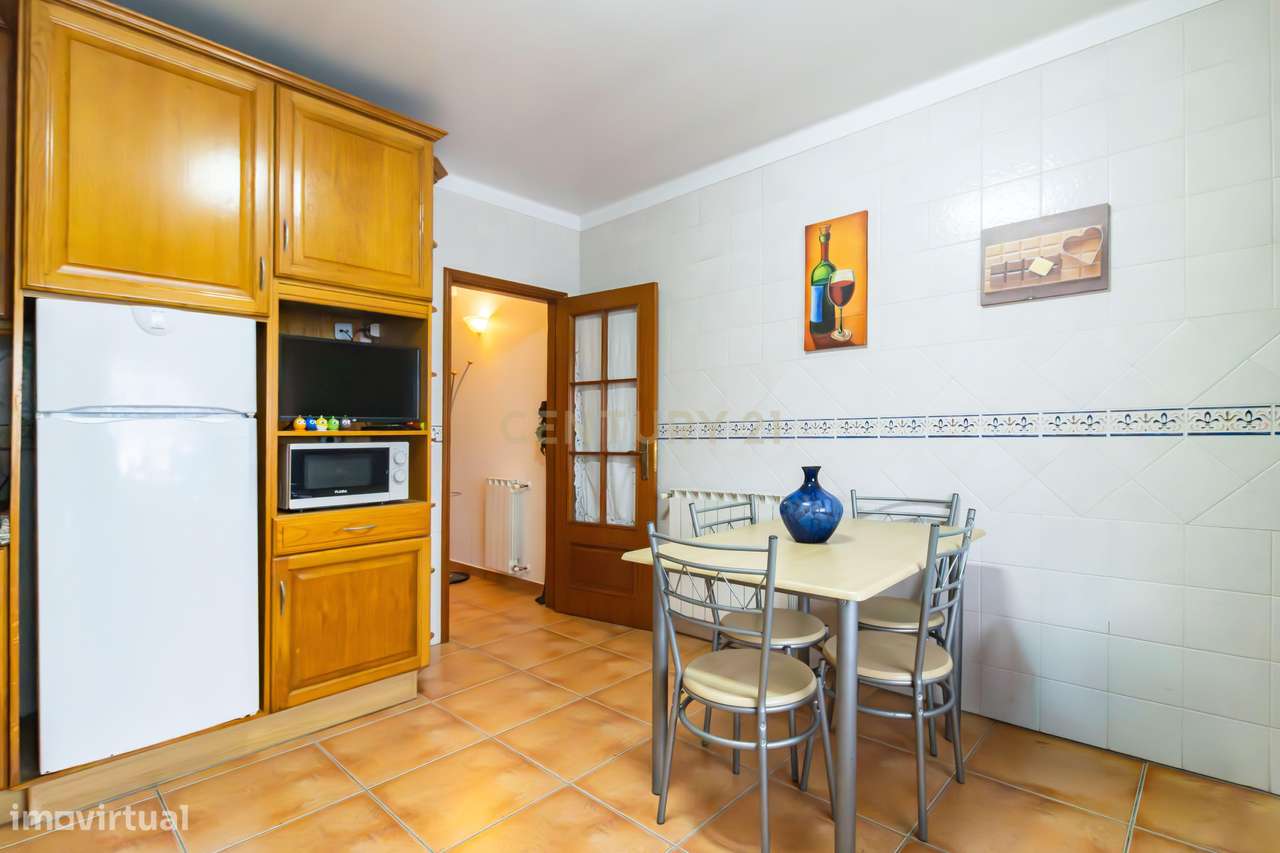 Apartamento T3 Luminoso em Zona Tranquila em Marinha Grande - Grande imagem: 4/15