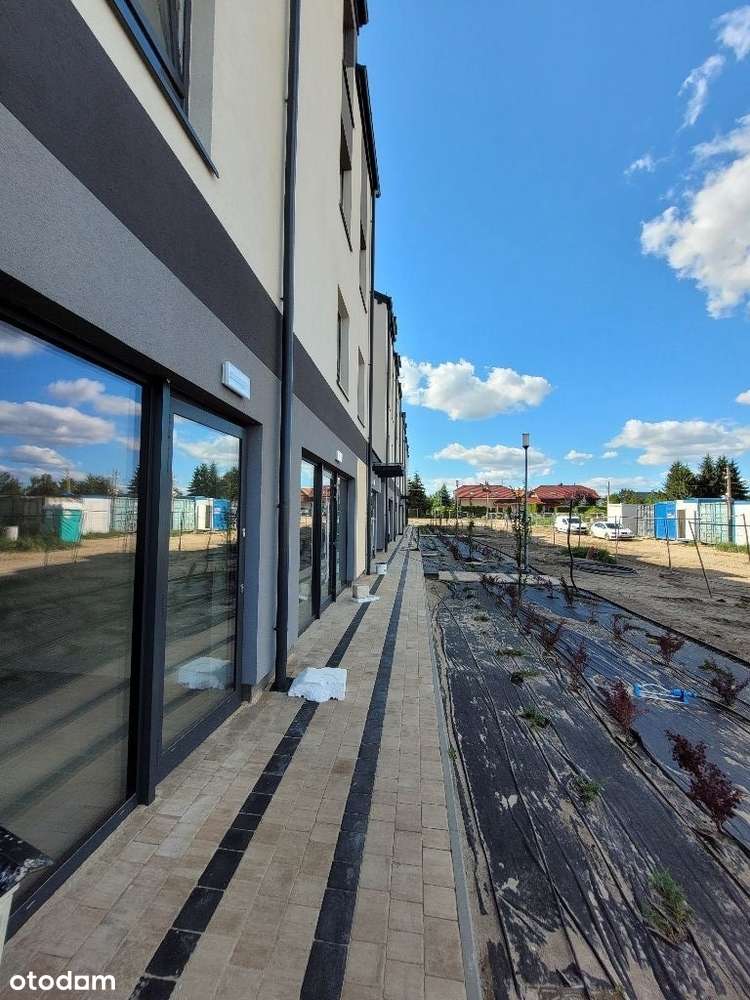 Nowoczesny lokal 28m² z parkingiem idealny na biuro lub małe usługi-10