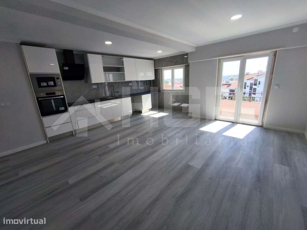 T4 | TOTALMENTE RENOVADO | BOAS ÁREAS | 2 CASAS DE BANHO | AMORA - ...-8
