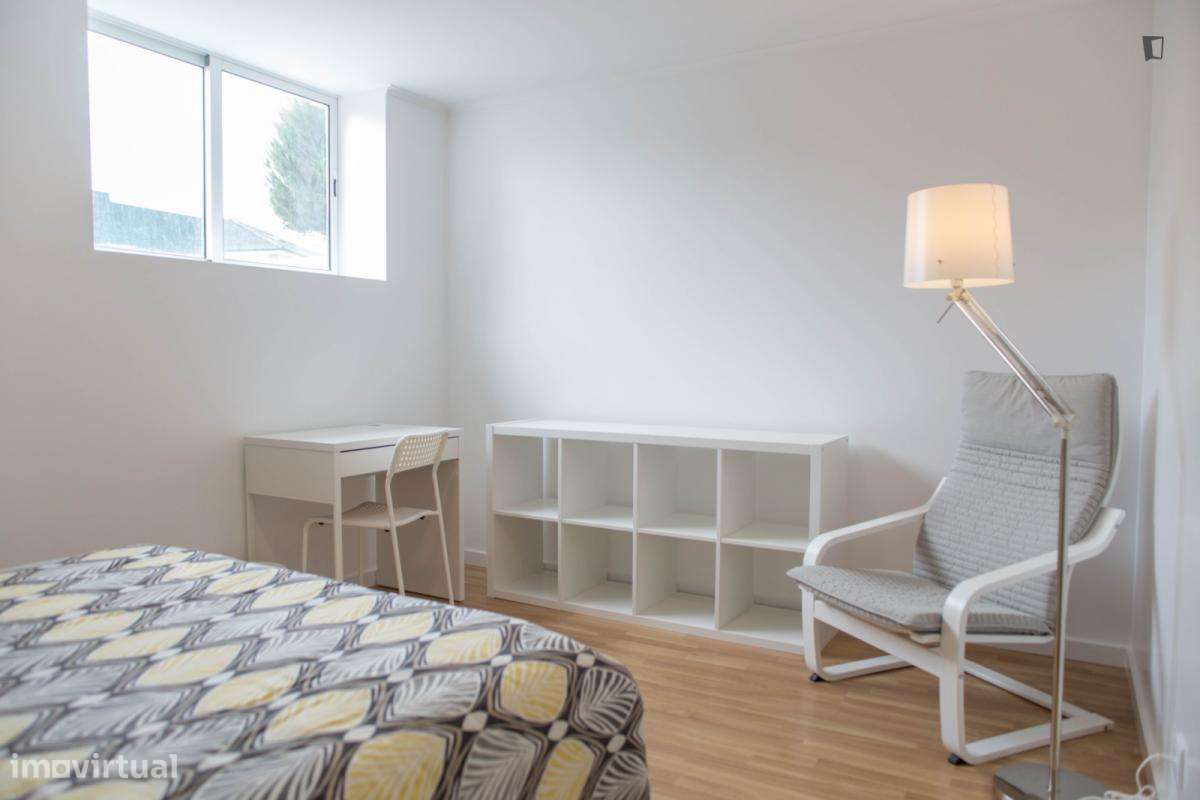 Quarto - localizado em Rio Tinto Porto - Grande imagem: 3/21