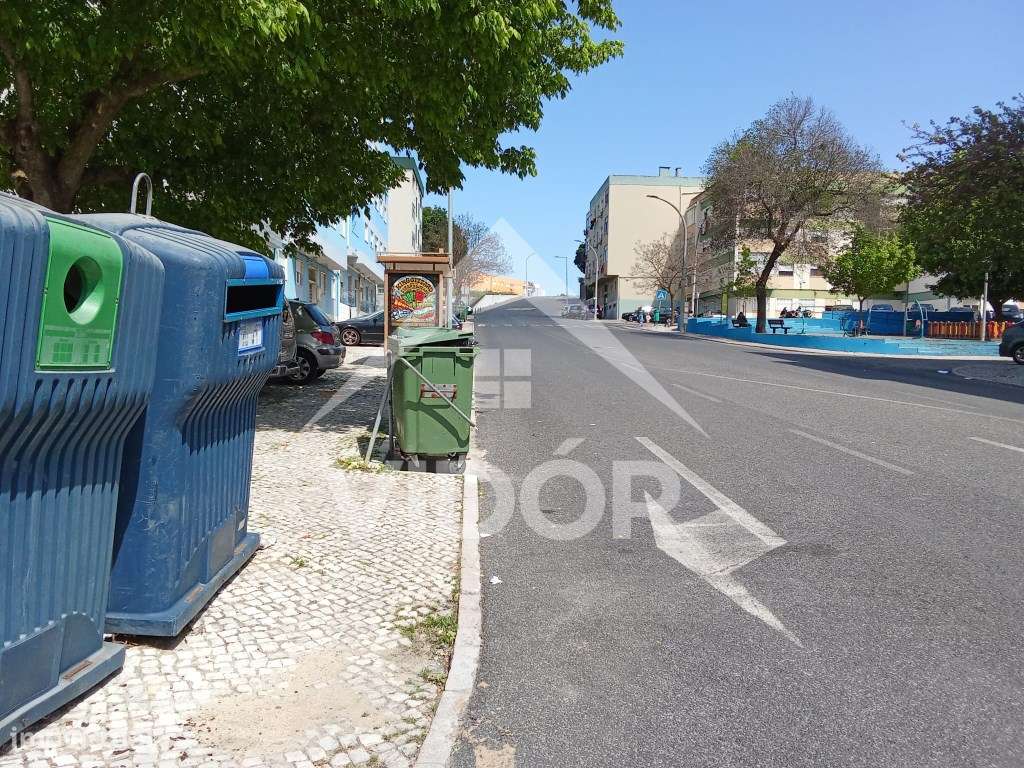 Lg. Garagem na Rua Bartolomeu Dias nº26 - Grande imagem: 3/11