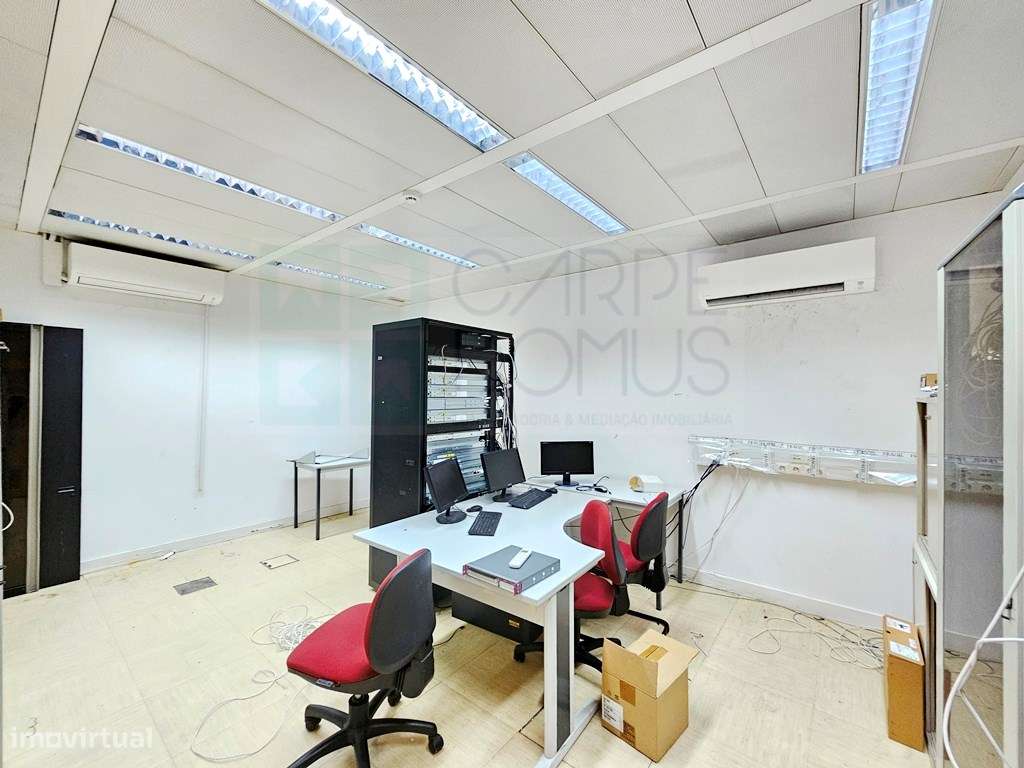 Espaçoso e funcional escritório com 600m2, em Carnaxide, Oeiras-29