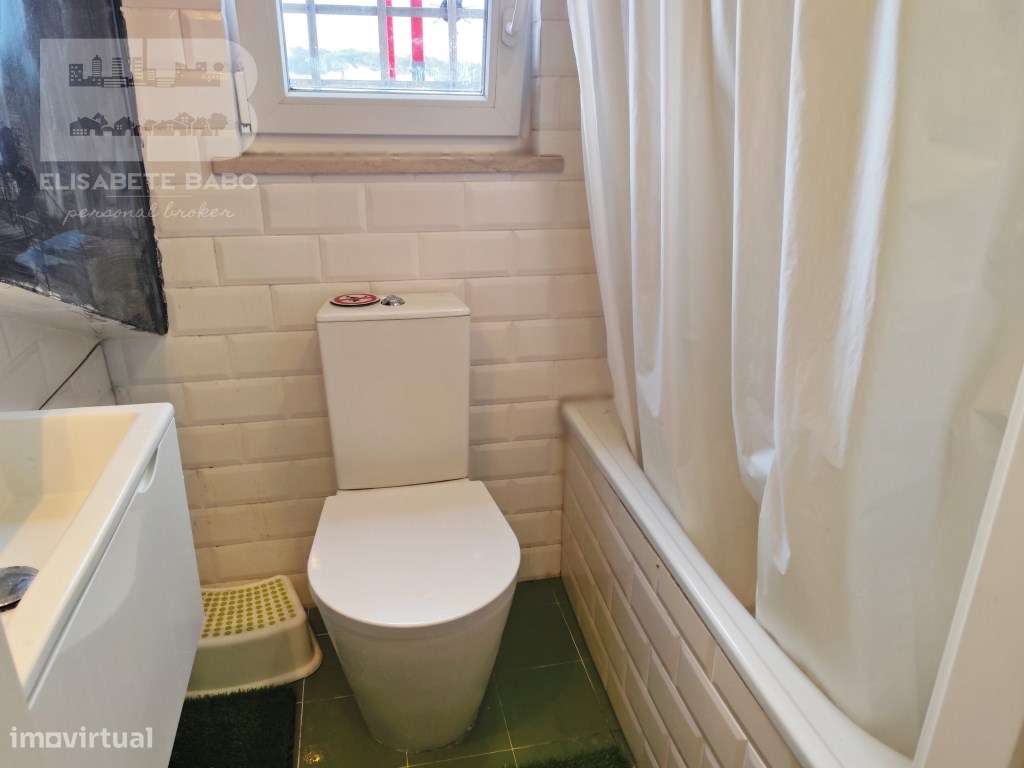 **Apartamento T1 em Campolide com Vista Deslumbrante sobre Monsanto**-30