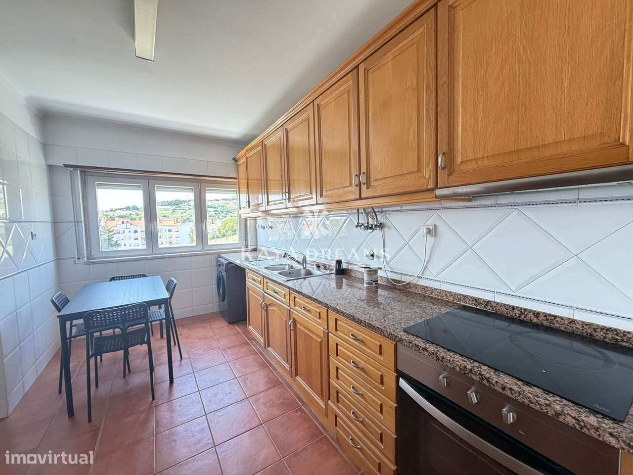 Apartamento T2 com Arrecadação e Box para uma Viatura  no Jardim da...-7