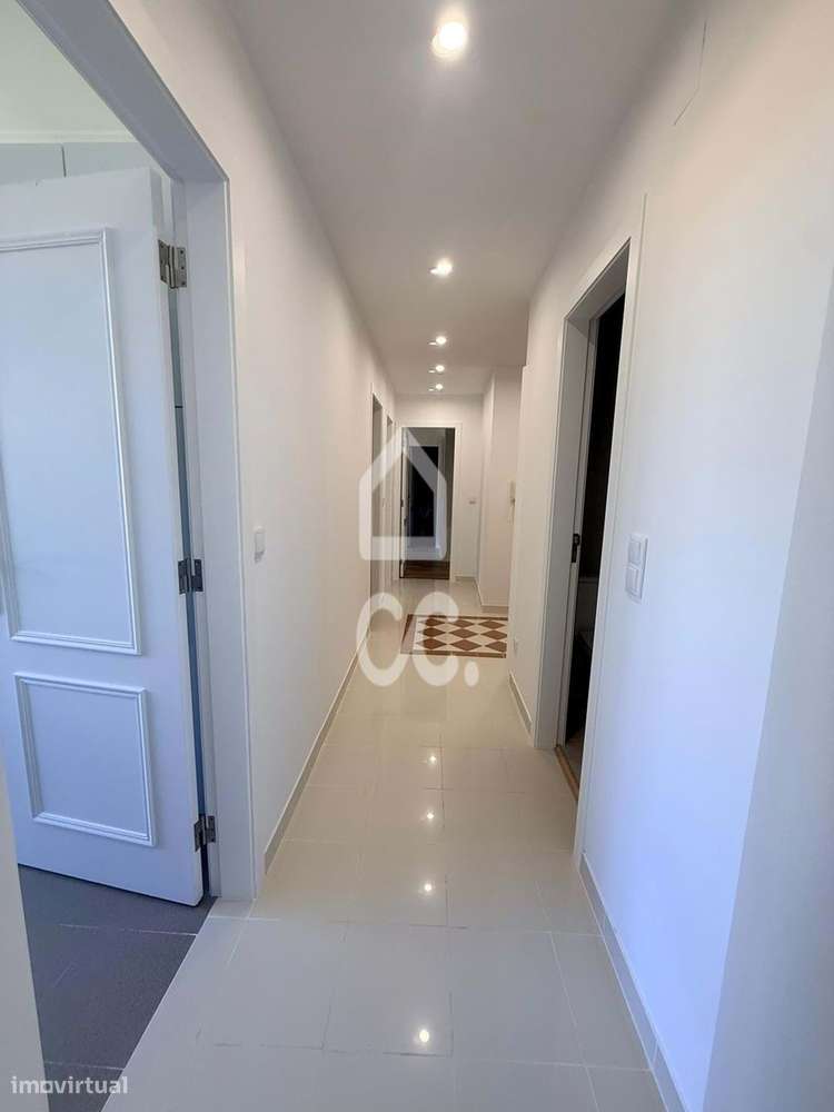 Apartamento T3 com Varanda e Arrecadação em Feijó-14