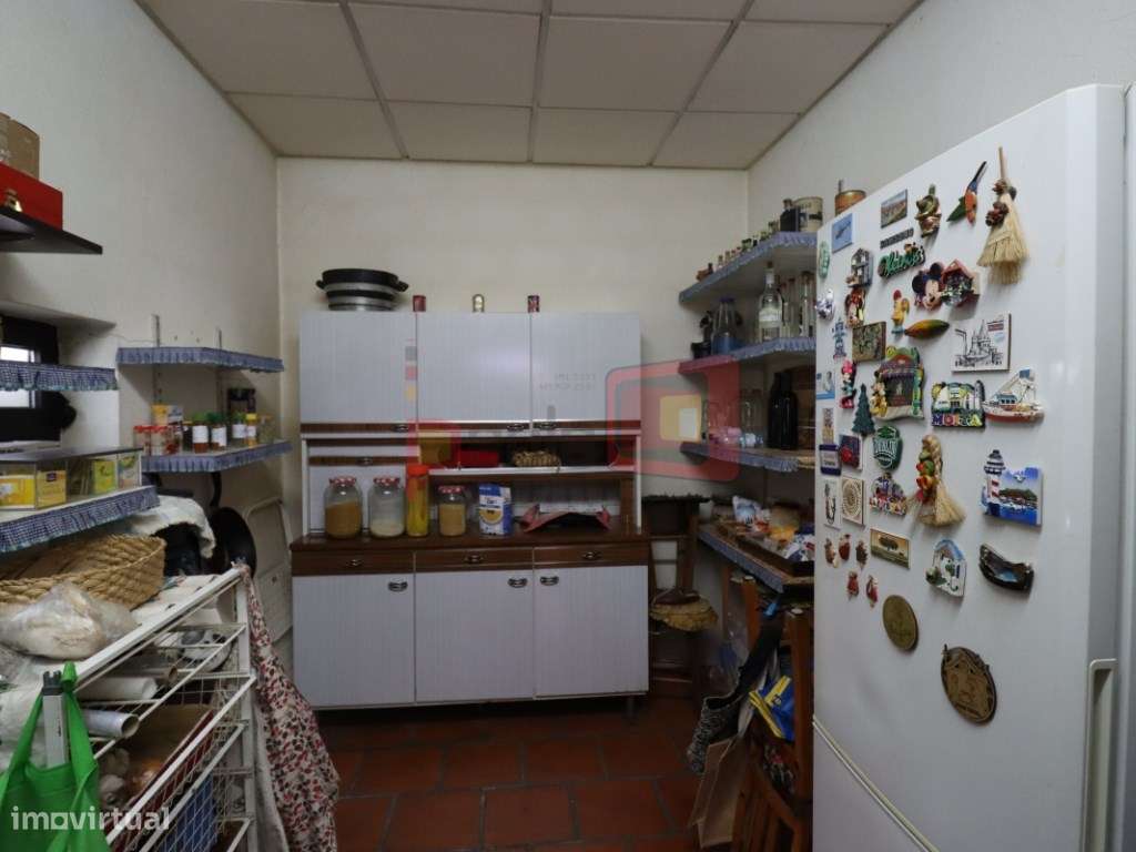 TERRENO COM CASAS - SARILHOS GRANDES-15