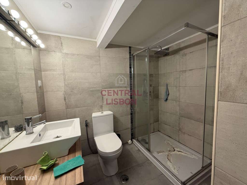 T4+1 com Terraço e Logradouro em Arroios | Possibilidade de Duas Zo...-20