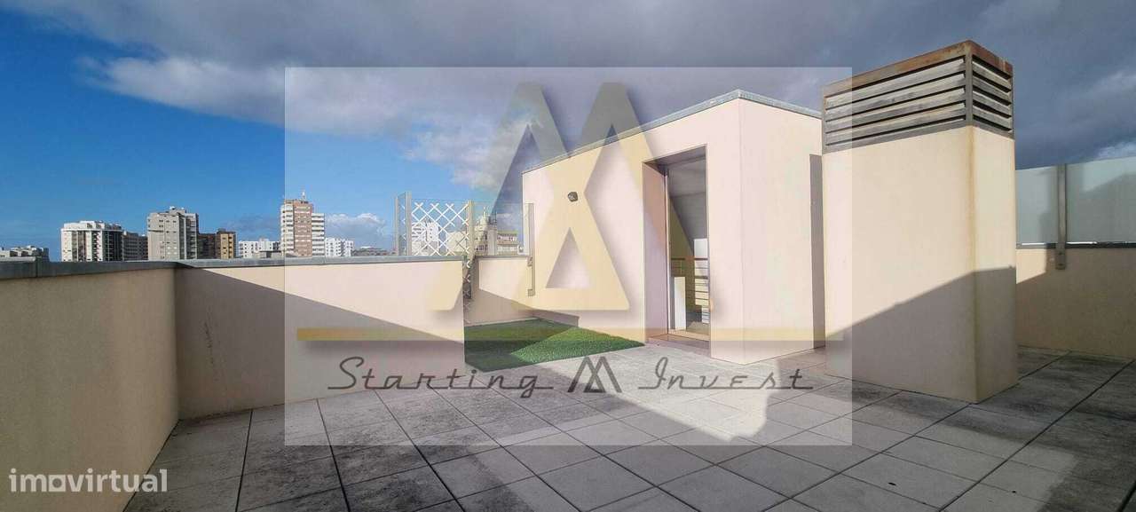 Cobertura Duplex T2 com Terraço e Vista mar, Bairro Norte-24
