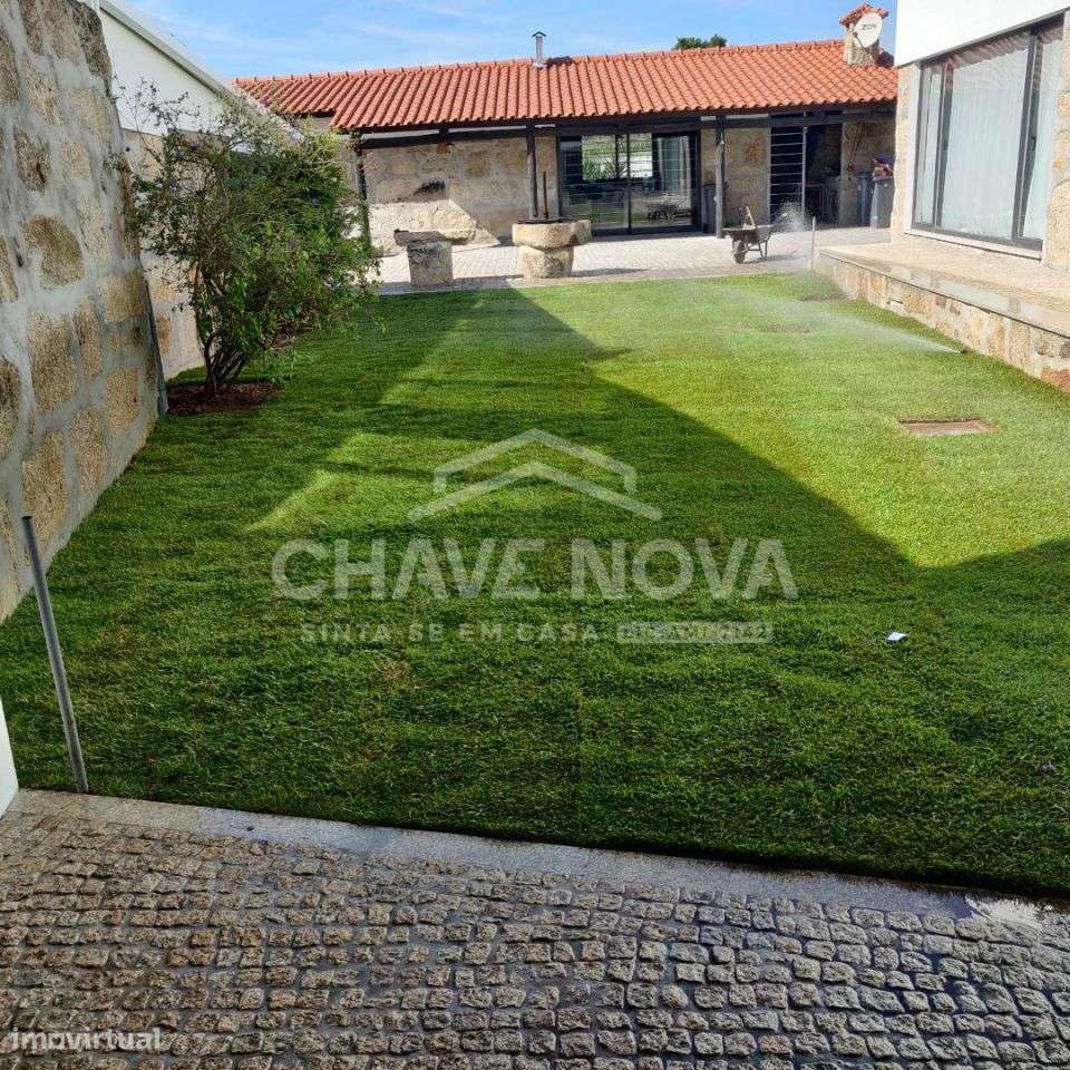 Moradia Isolada V3 c/ 2200m2 na Maia - Grande imagem: 5/19