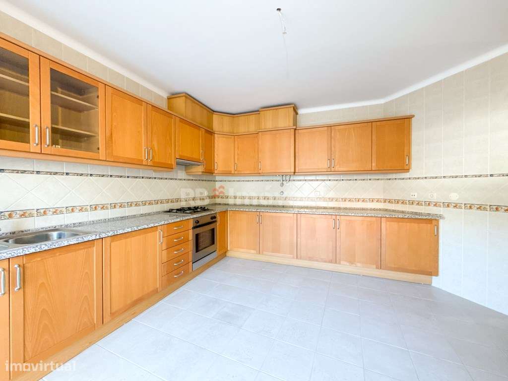 Apartamento T3 novo com garagem-23