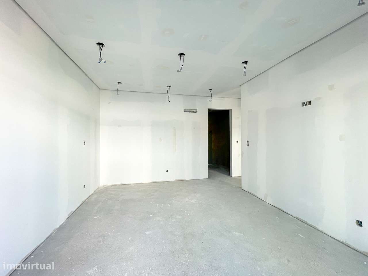 Moradia T4 com Piscina - Santa Iria de Azoia (Bairro da Salvação)-24