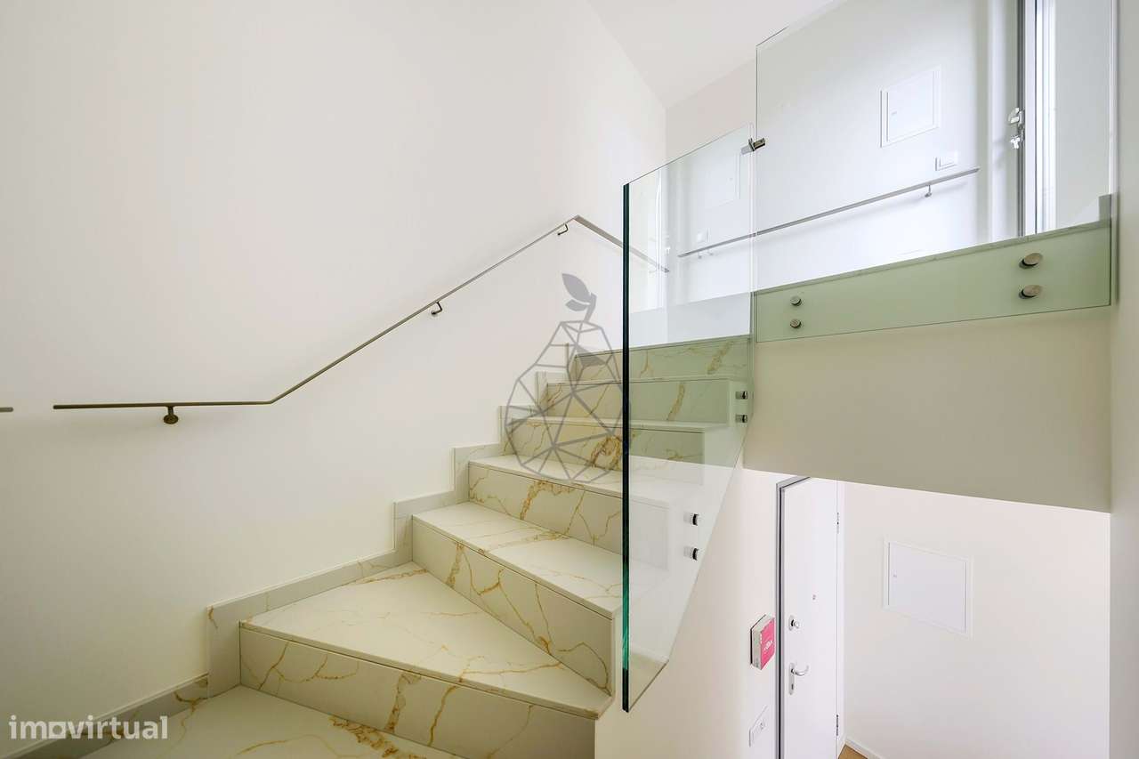 Apartamento T2 Duplex com 2 lugares de estacionamento em Alvor-31