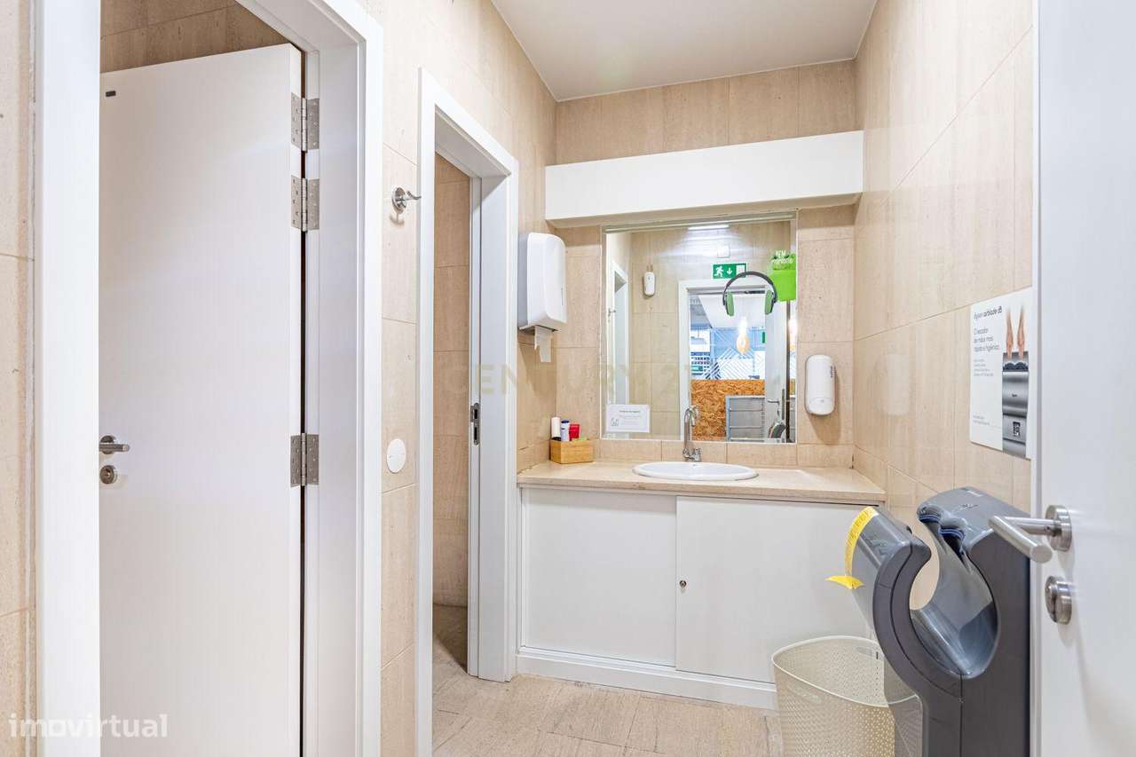 Edifício de escritórios moderno em Carnaxide, Oeiras-22