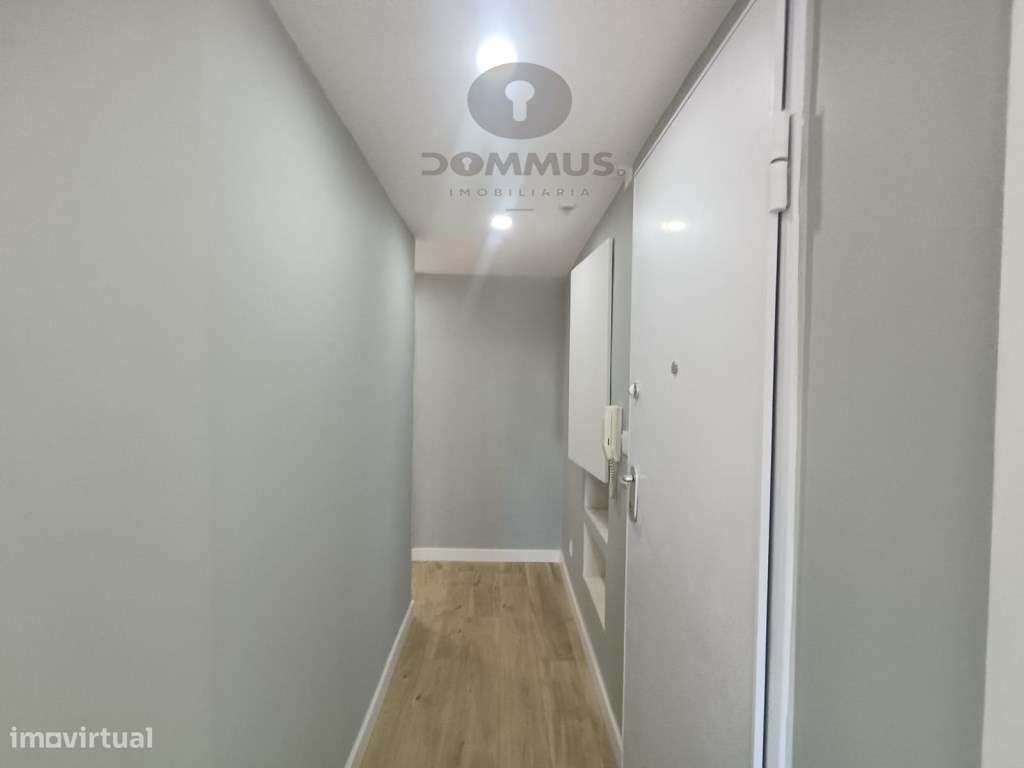 Apartamento T2 na Reboleira Totalmente Remodelado com Arrecadação - Grande imagem: 4/23