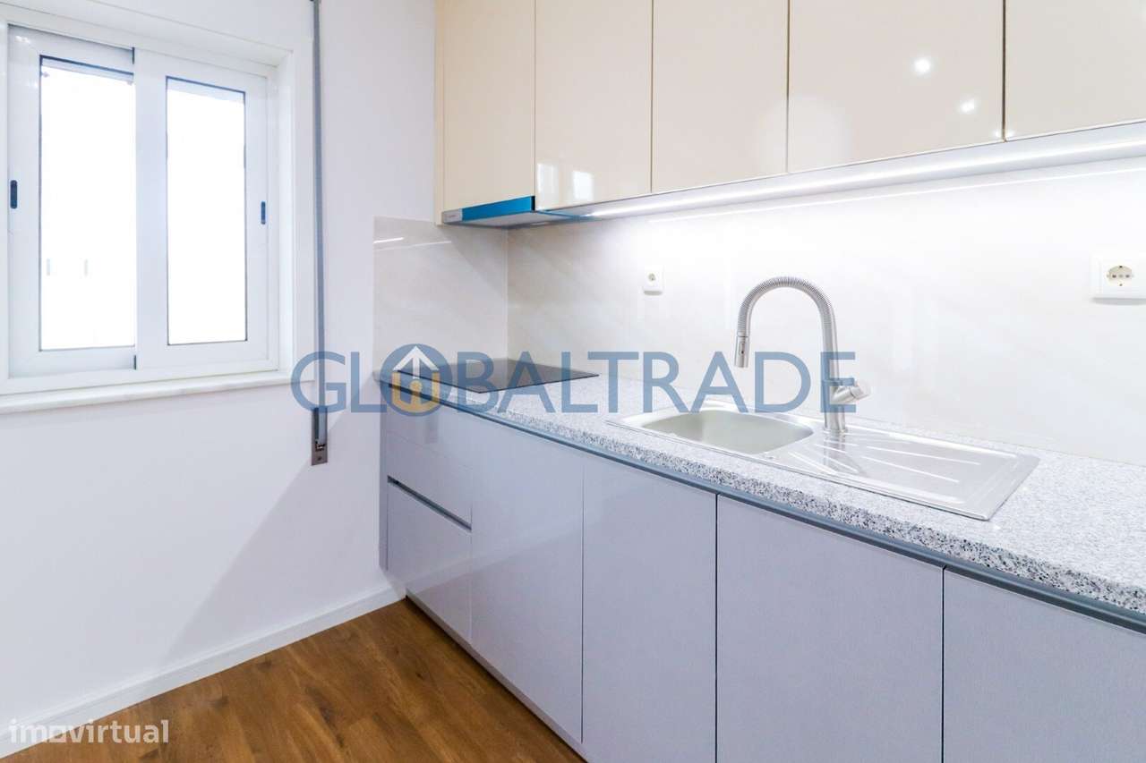 Apartamento T3 Renovado & Equipado em Águas Santas-14