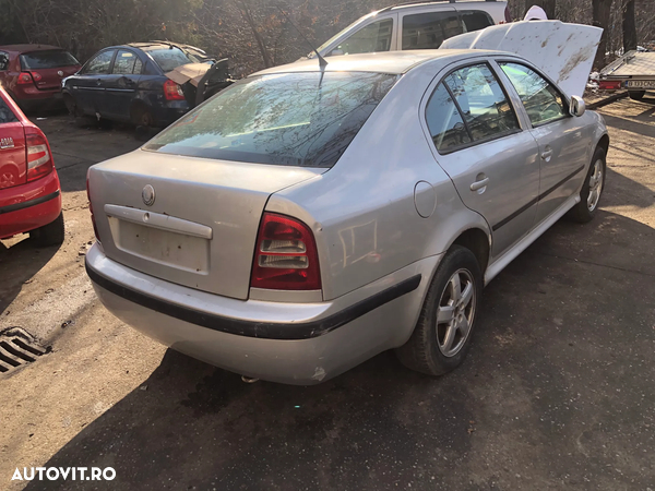 Dezmembrez Skoda Octavia 1 1.9 tdi ALH berlina gri argintiu - 7