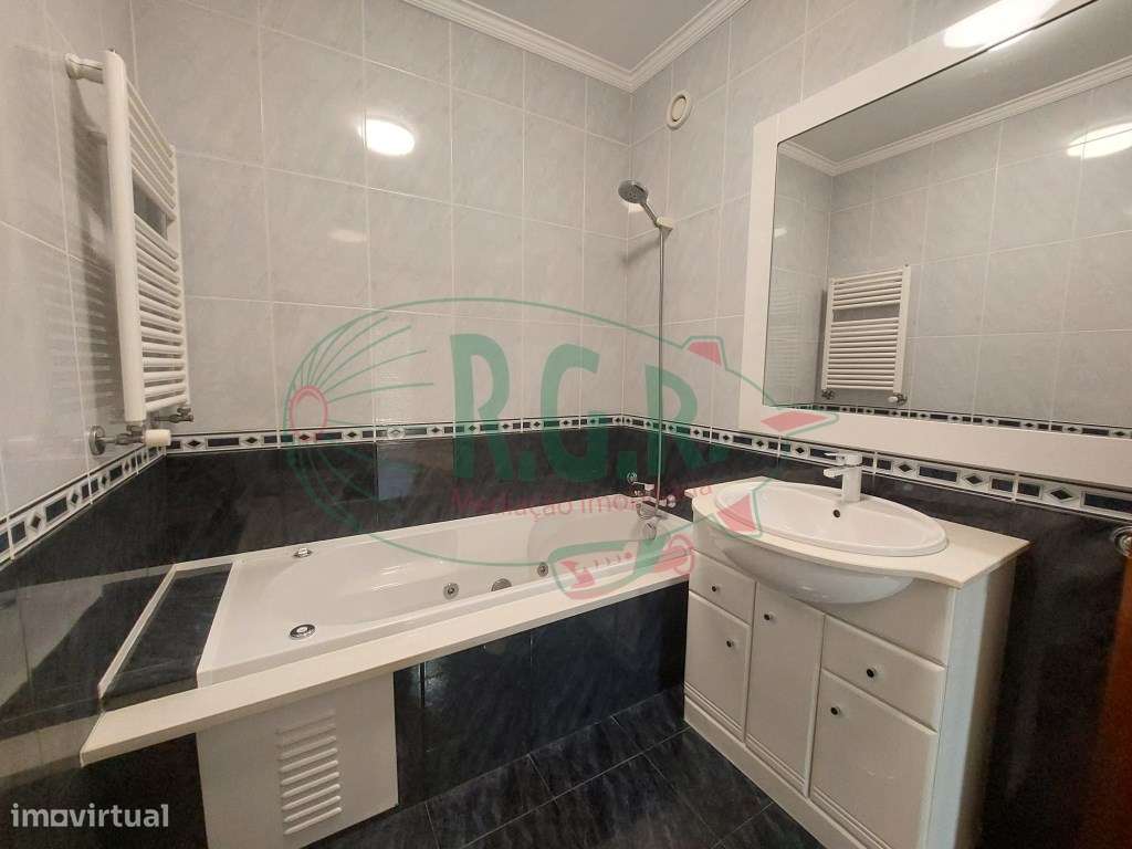 T2 PRONTO A HABITAR | Suite | Garagem Fechada-16