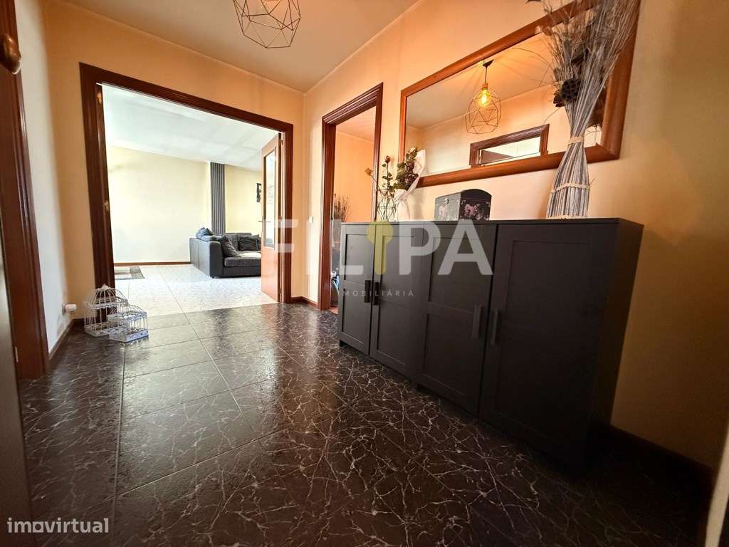 Excelente T2 em Valongo com varanda e garagem!-12