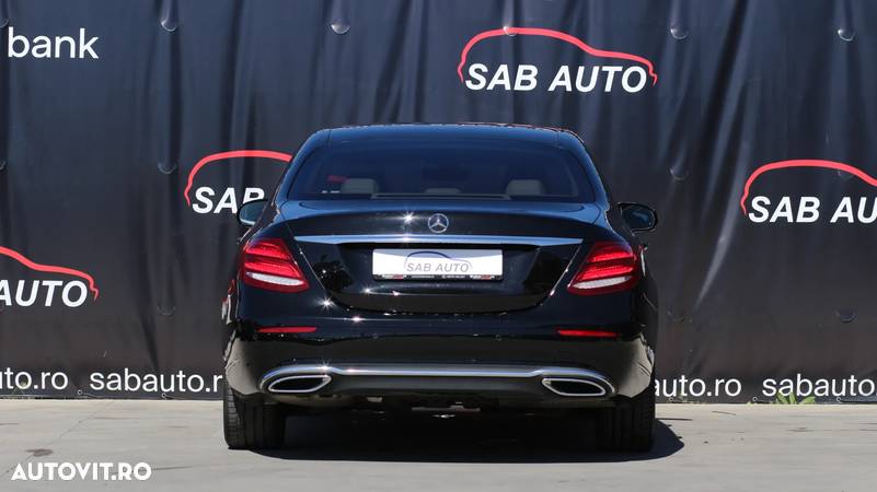 Mercedes-Benz E 220 d 4MATIC Aut. - 29