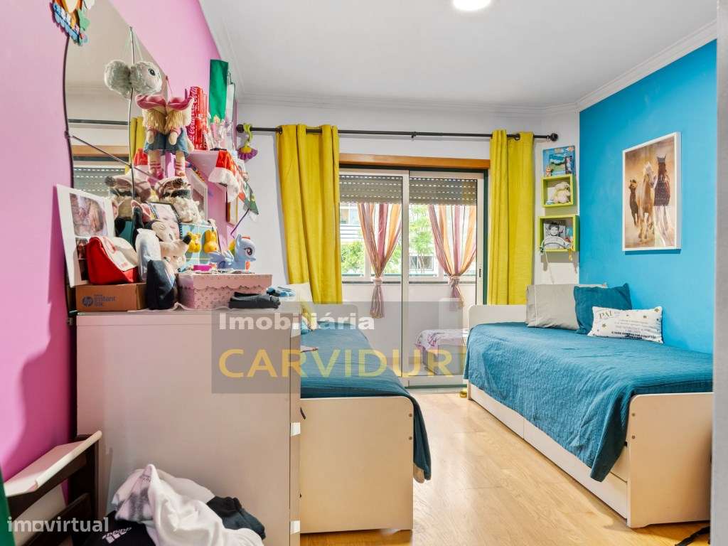 Barreiro/Vila Chã T2 com arrecadação e elevador-12