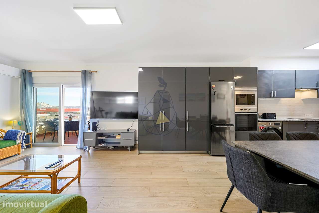 Apartamento  T1 +1 , com Licença de Alojamento Local na Primeira linha-13