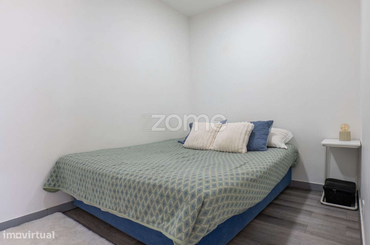 Apartamento T1+1 à venda Monte Abraão-12