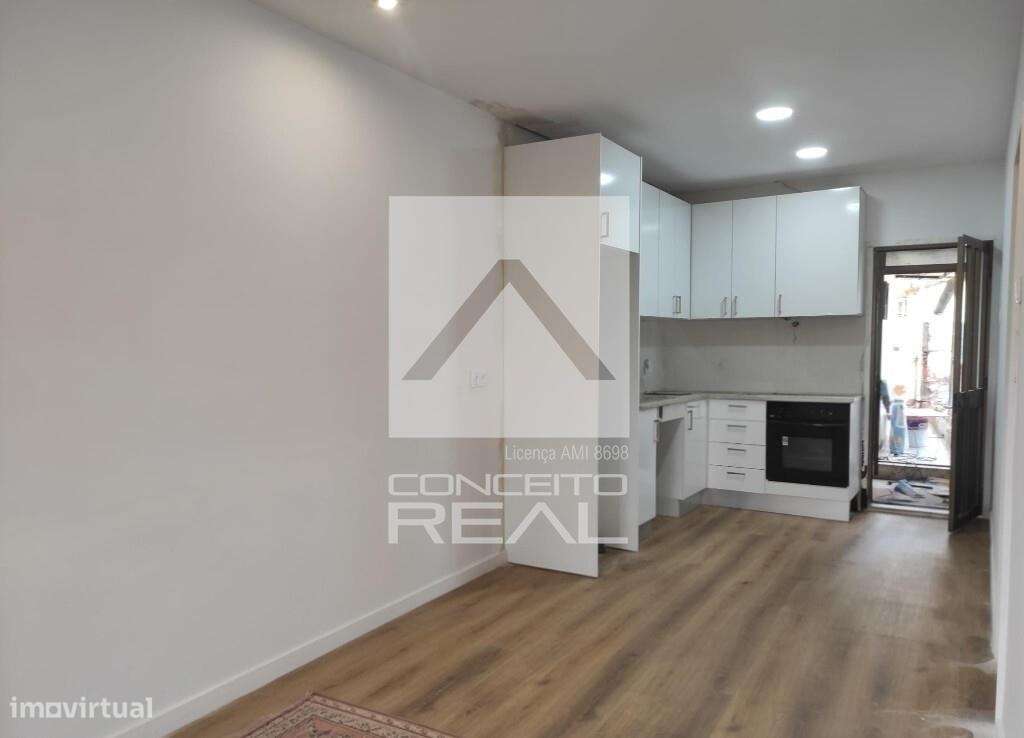 Moradia c/ 2 frentes (Oliveira do Douro) - Grande imagem: 5/9