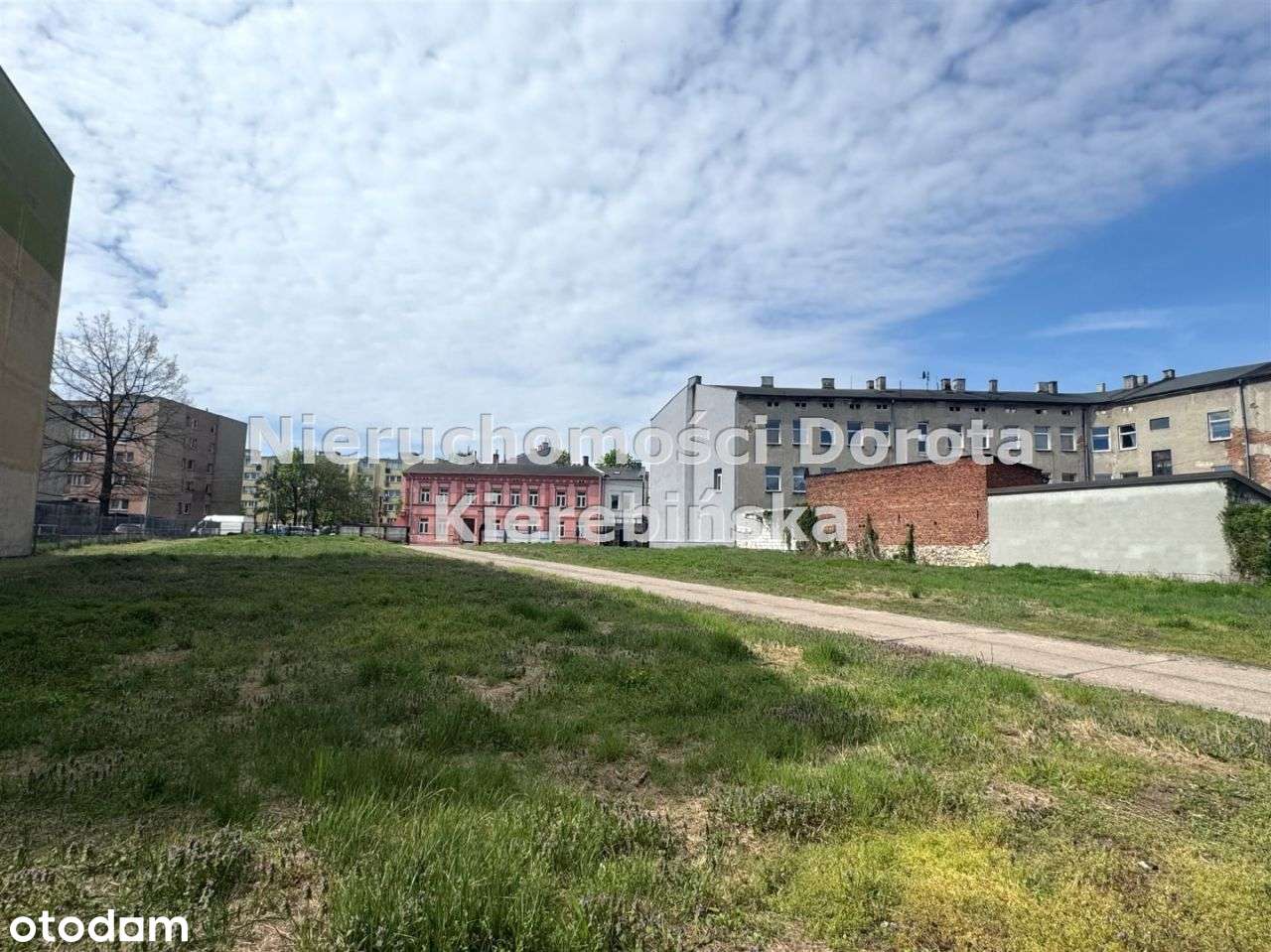 Do wynajęcia działka w centrum miasta.