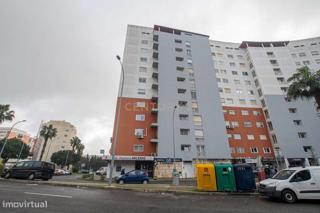 Apartamento T3 em Alfragide, Amadora com Vista Panorâmica - Grande imagem: 2/25