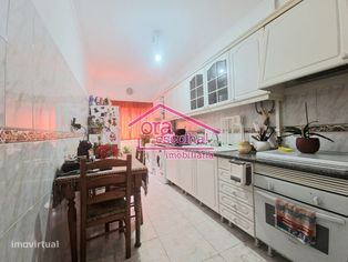 Apartamento T3 com Quintal e área bruta de 131 m2 em Paio Pires! - Grande imagem: 2/12