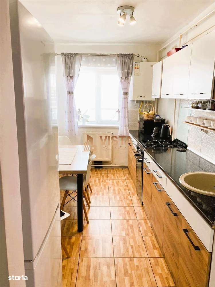 Apartament 3 camere, decomandat, etaj 3, zona Craiter - Imagine principală: 5/5
