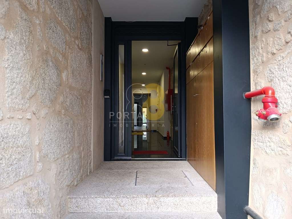 T0 Restaurado e mobilado no Coração do Porto - Grande imagem: 5/21