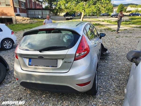 Dezmembrari Ford Fiesta 2012 1.2 benzina Piese Ford Fiesta 6 2012 46,500km 1.25 benzina - 2