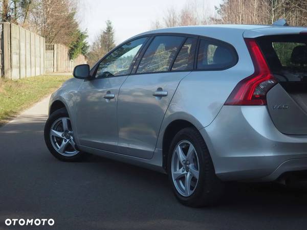 Volvo V60 D3 Geartronic Momentum - 38