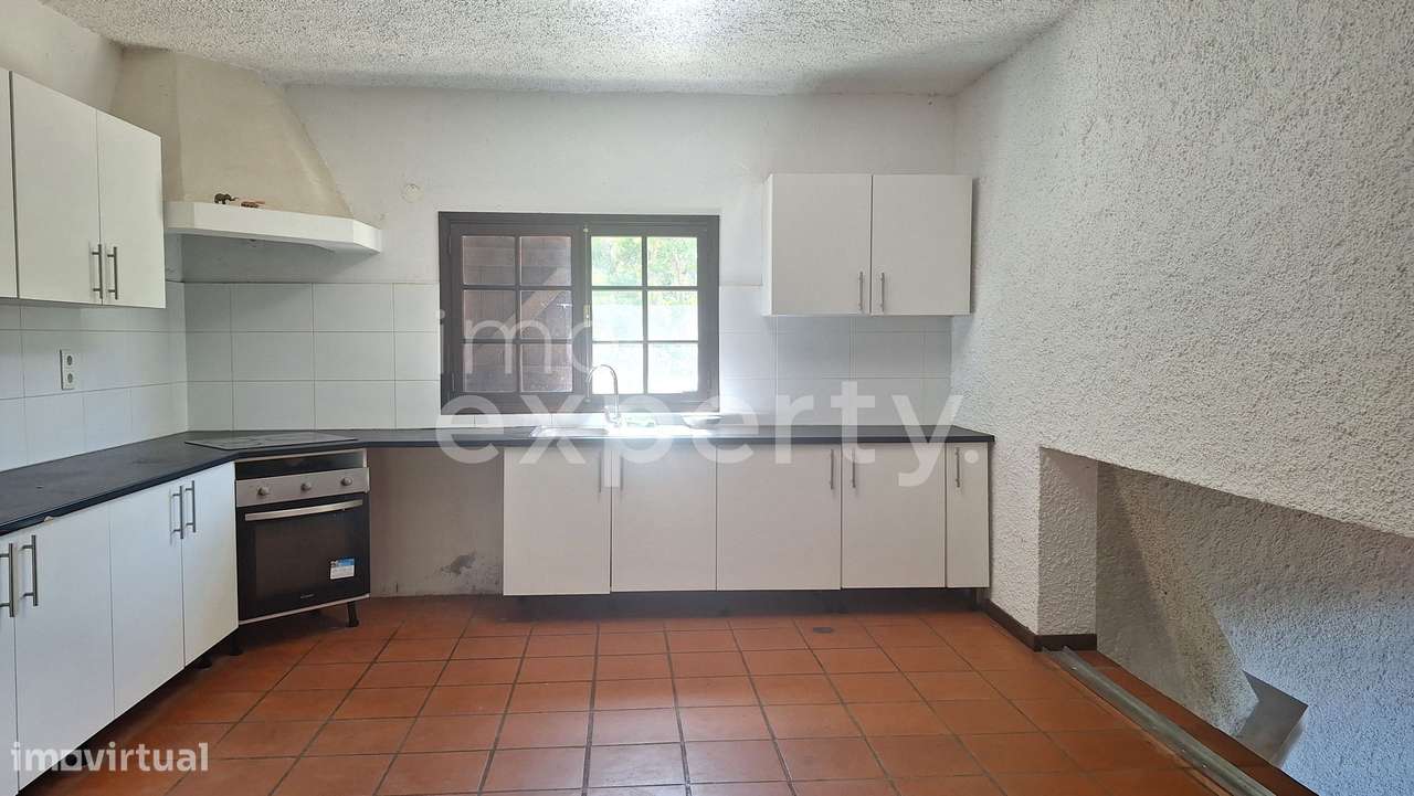 Moradia T2 remodelada na Ribeirinha, Camacha-8