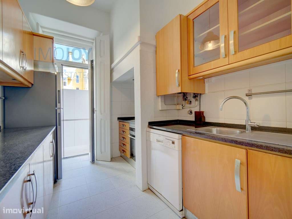 Simpático Apartamento T3 com Terraço em CAMPO DE OURIQUE - Grande imagem: 5/25