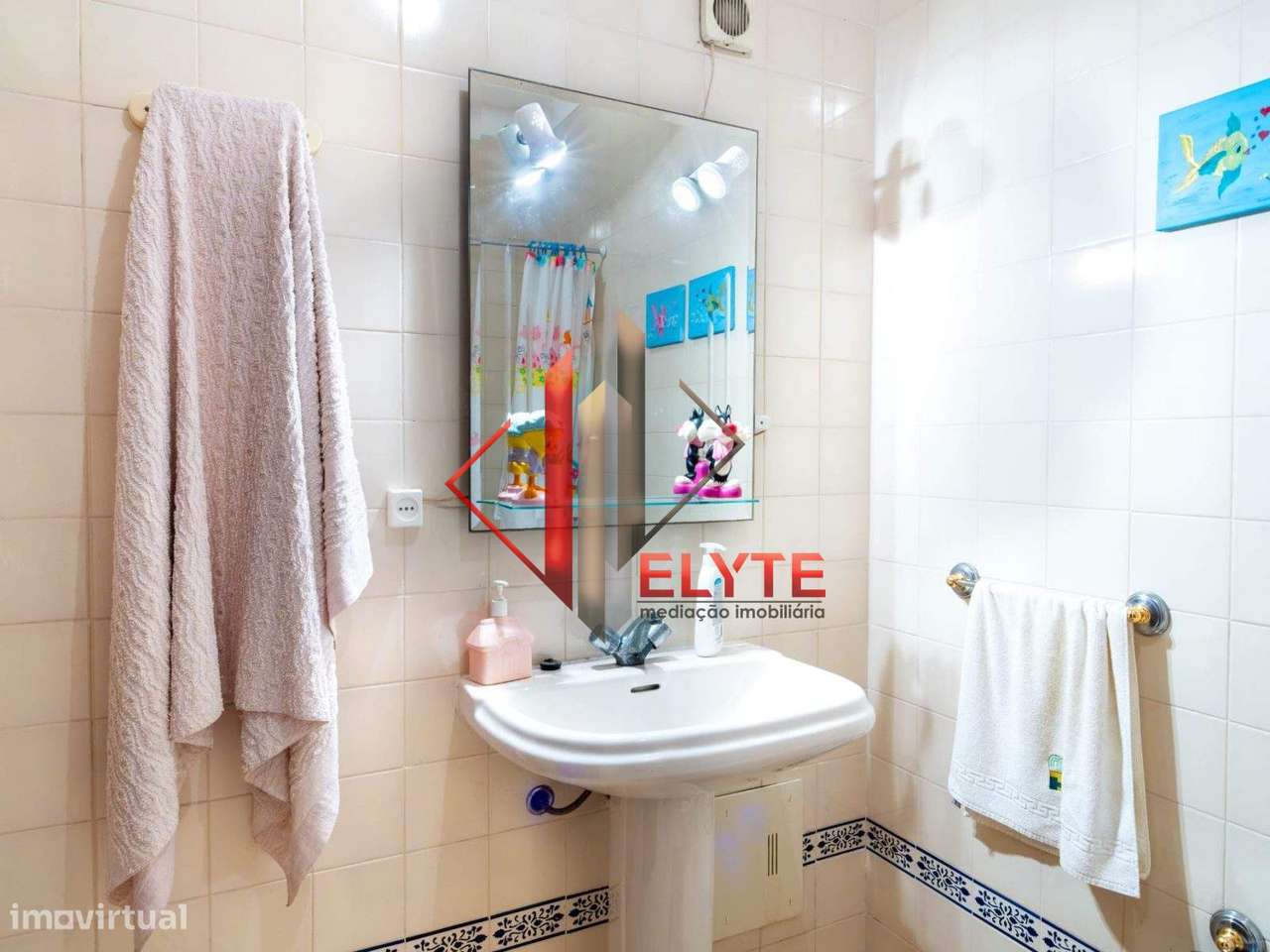 Moradia T7 no centro de Samora Correia-52