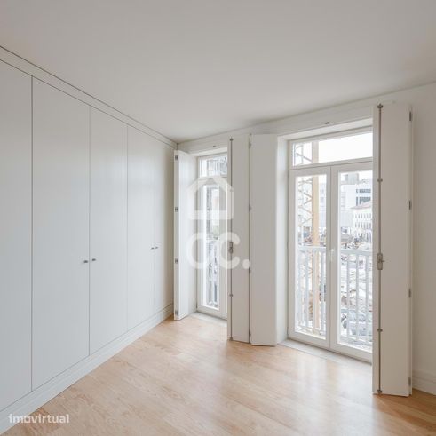 Apartamento T2 Triplex  equipado no centro de Coimbra.-6