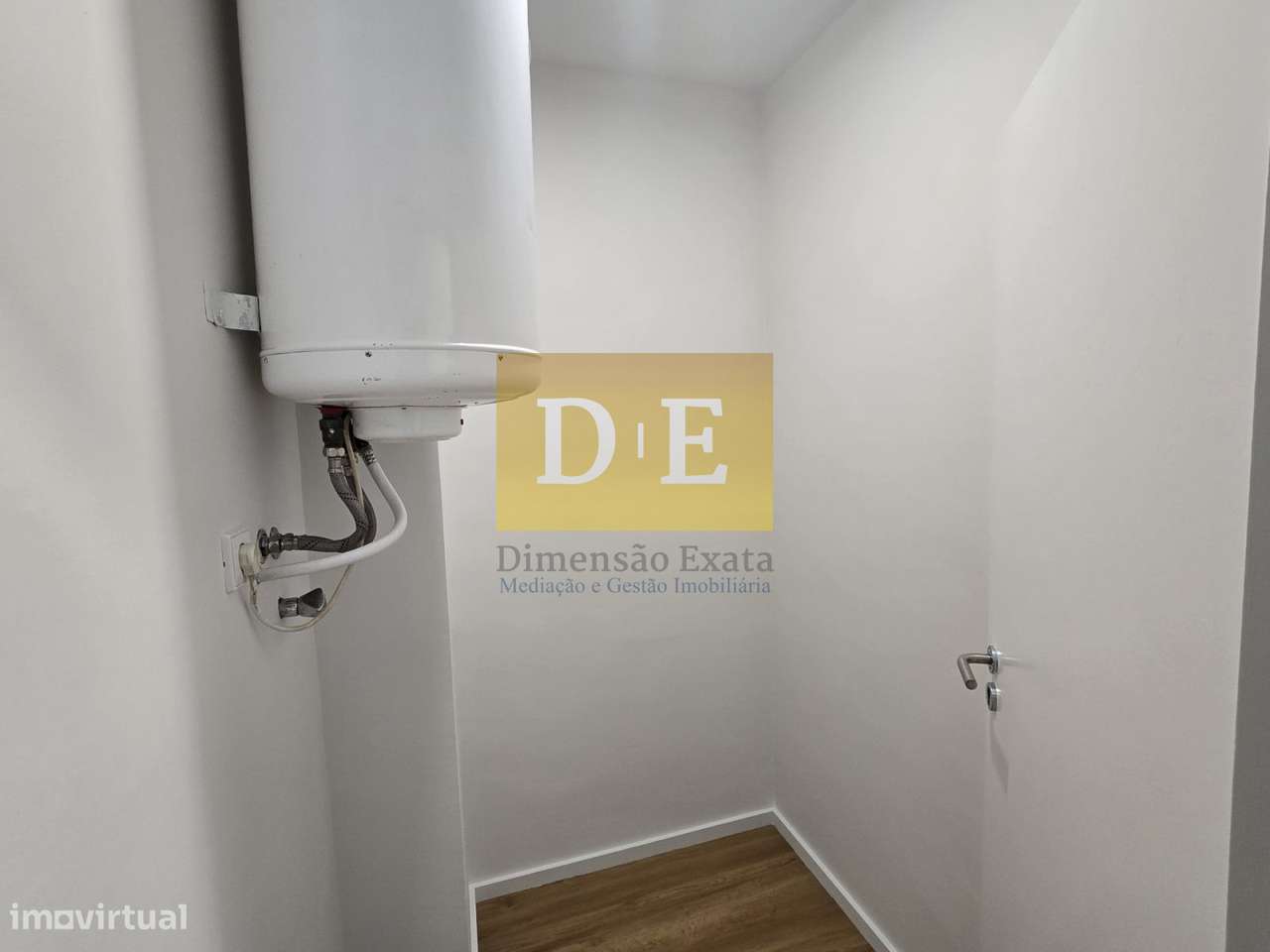 Apartamento T4 em Zona Central da Sª da Hora Junto à Estação do M-21