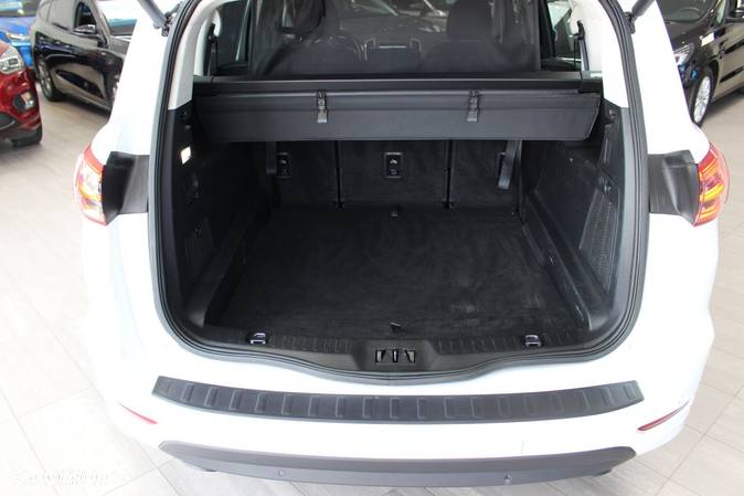 Ford S-Max - 9